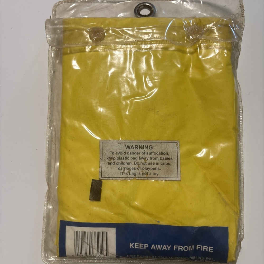 Lake N Trail Weatherproof Vinyl Yellow Poncho 50"x80" One Size Fits All New - Picture 2 of 2